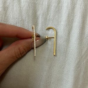 Gold earrings with stones